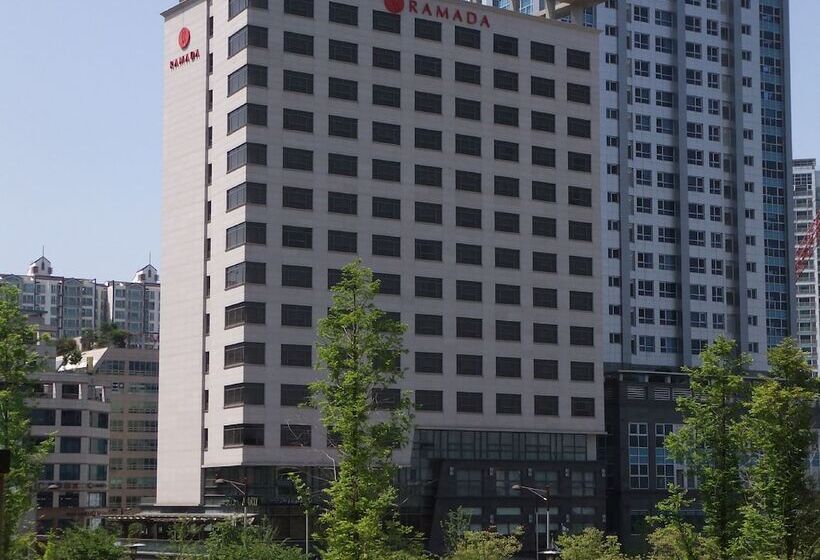 فندق Ramada By Wyndham Dongtan