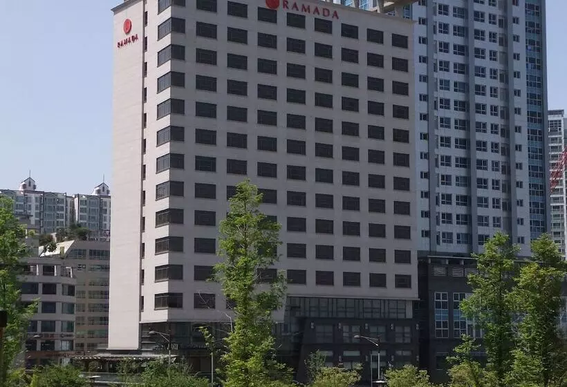 호텔 Ramada By Wyndham Dongtan