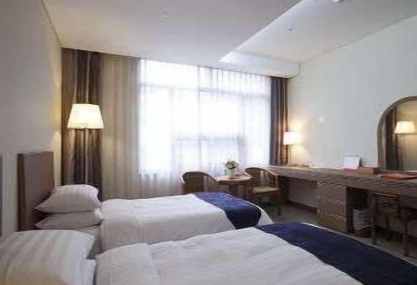 فندق Ramada By Wyndham Dongtan