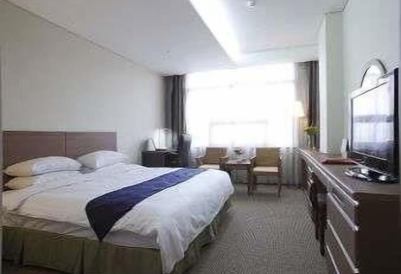 فندق Ramada By Wyndham Dongtan