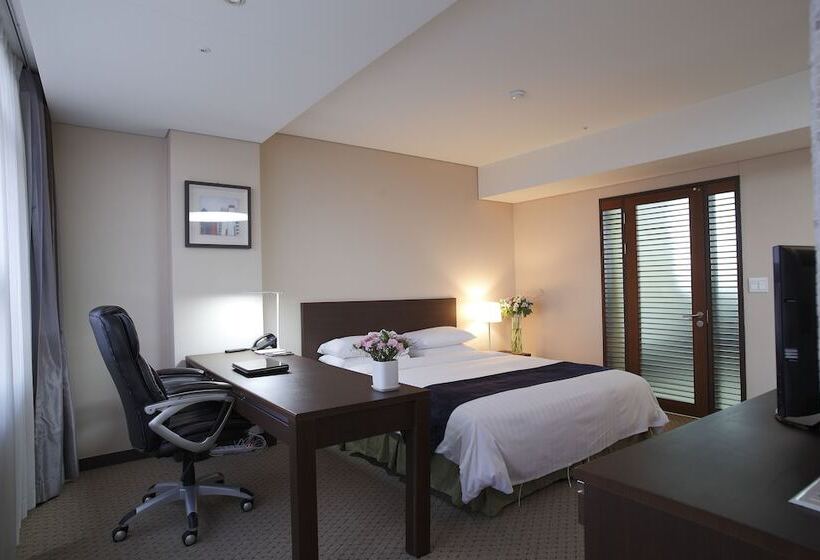 فندق Ramada By Wyndham Dongtan