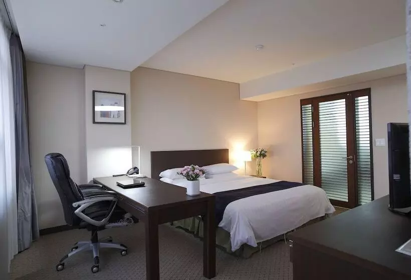 호텔 Ramada By Wyndham Dongtan