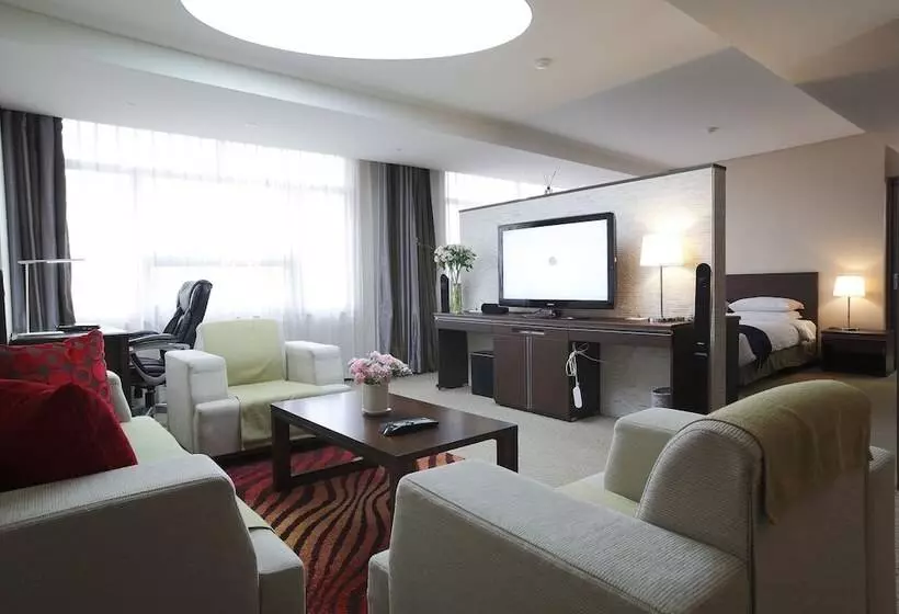 호텔 Ramada By Wyndham Dongtan