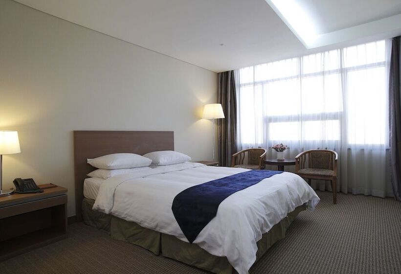 Hotel Ramada By Wyndham Dongtan