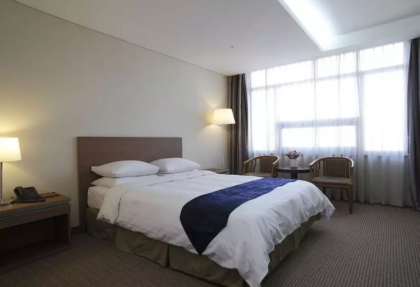 호텔 Ramada By Wyndham Dongtan