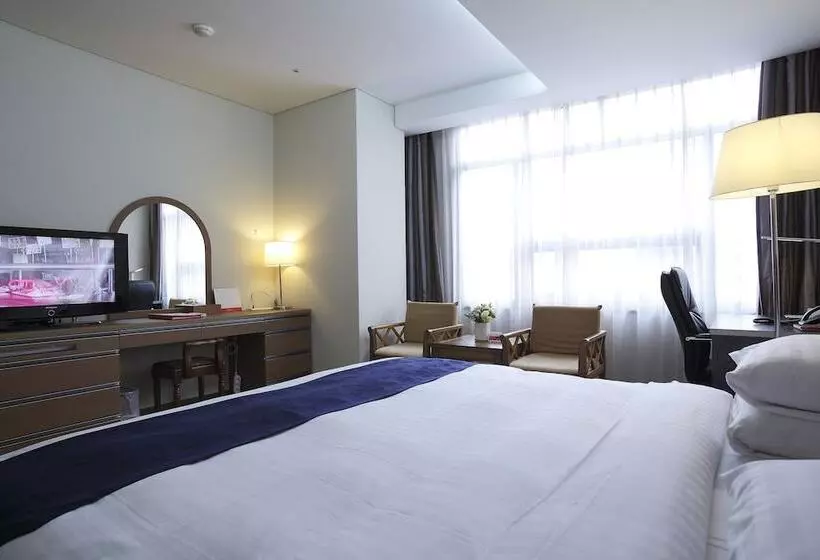 호텔 Ramada By Wyndham Dongtan