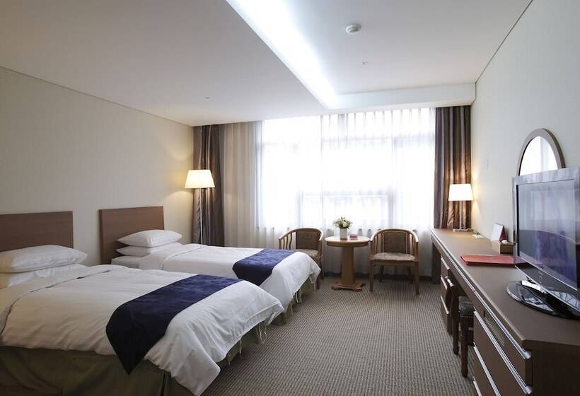 فندق Ramada By Wyndham Dongtan