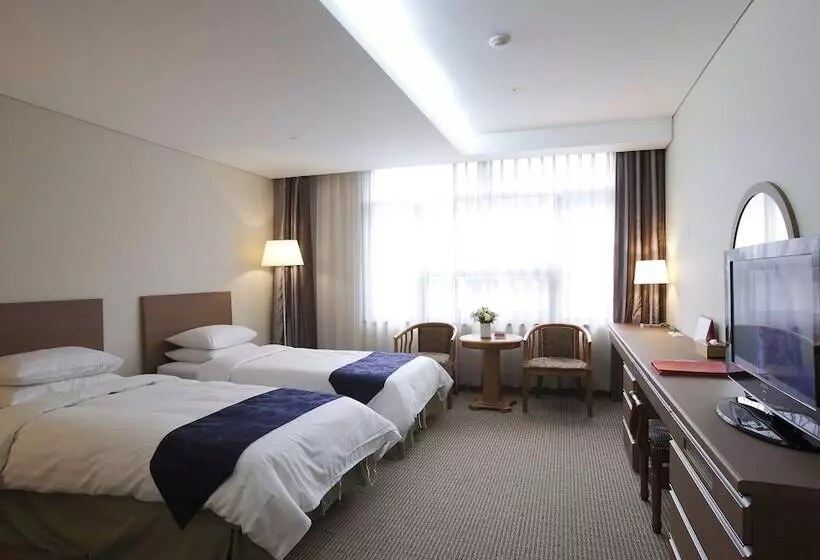 호텔 Ramada By Wyndham Dongtan