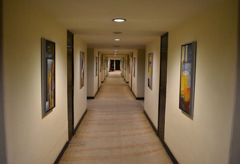 هتل Ramada Plaza By Wyndham Karachi Airport