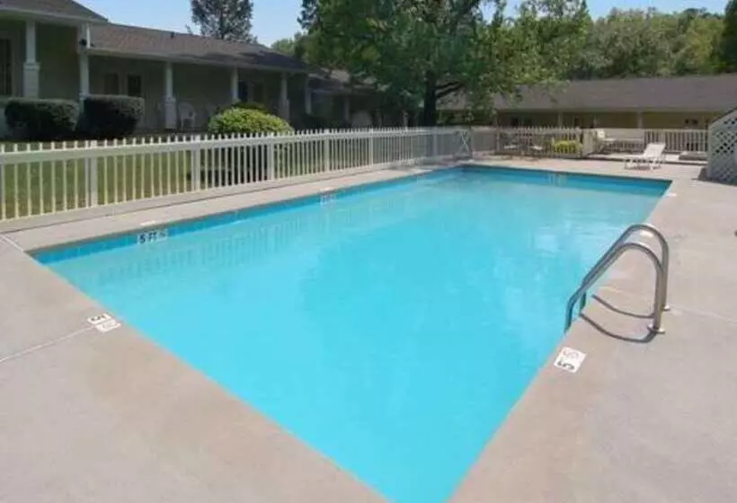 酒店 Rodeway Inn & Suites On The River