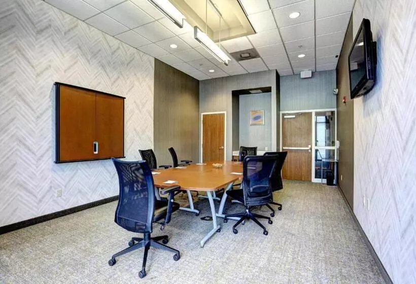 فندق Springhill Suites Harrisburg Hershey