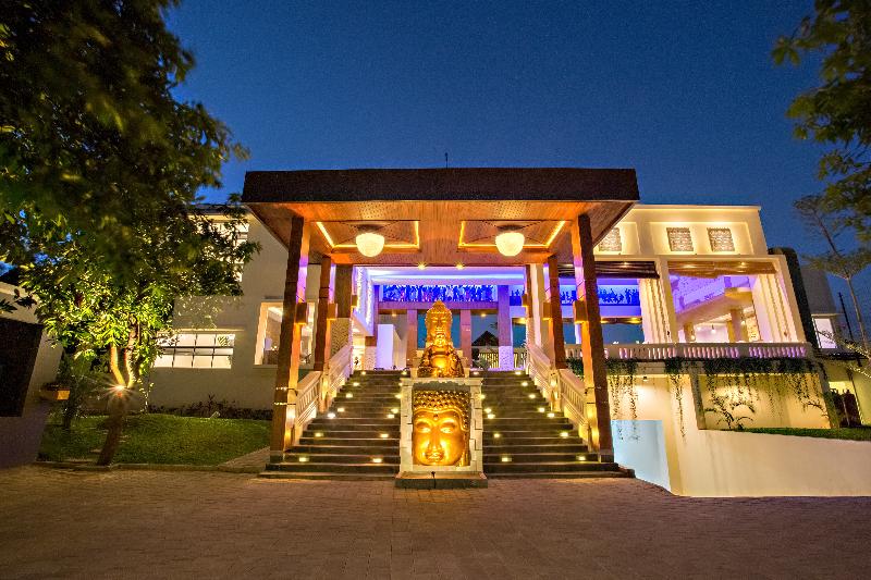 Отель Tonys Villas & Resort Seminyak Bali