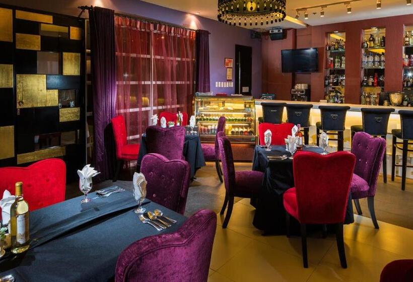 בית מלון כפרי Torre Venezia Suites