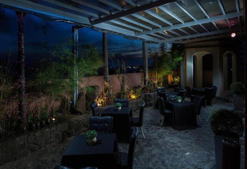 בית מלון כפרי Torre Venezia Suites