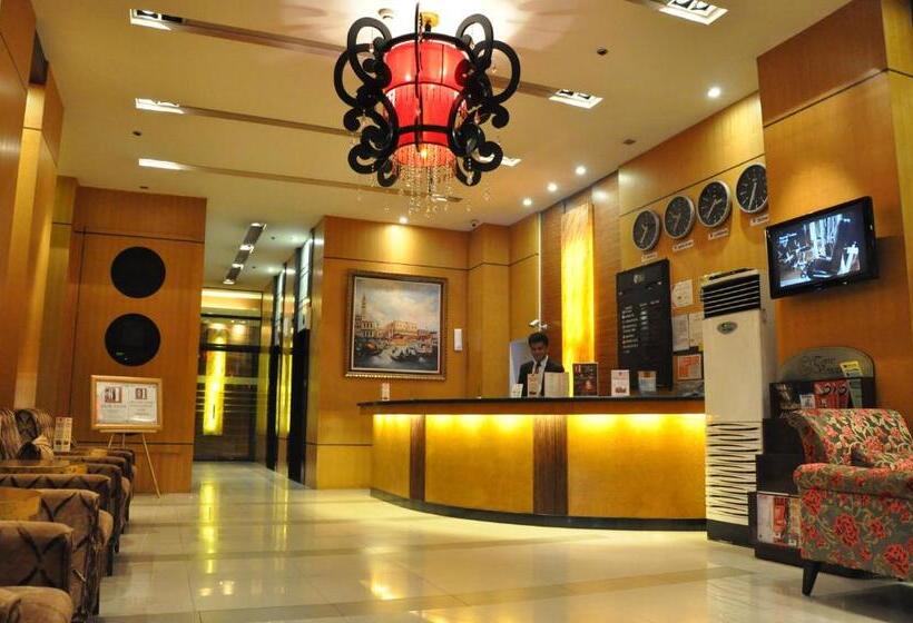 בית מלון כפרי Torre Venezia Suites