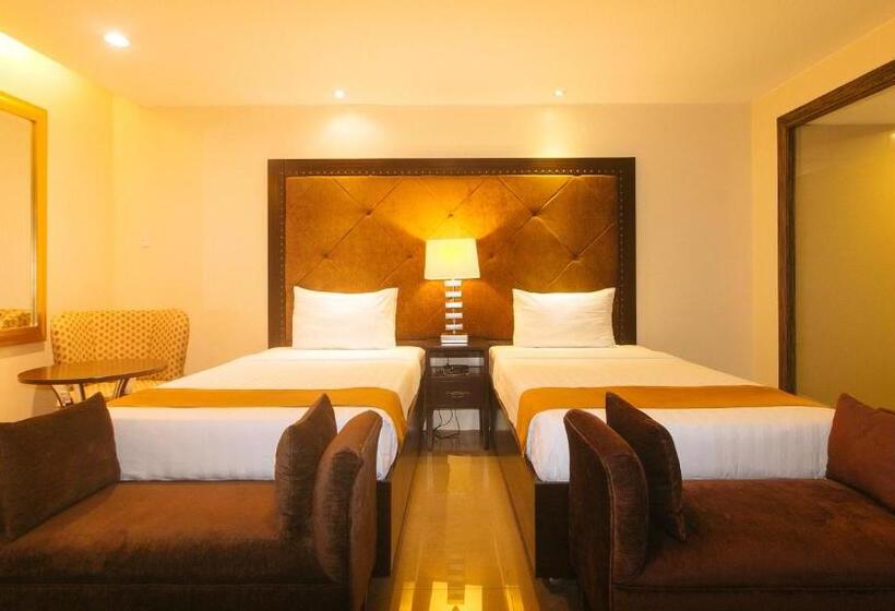 בית מלון כפרי Torre Venezia Suites