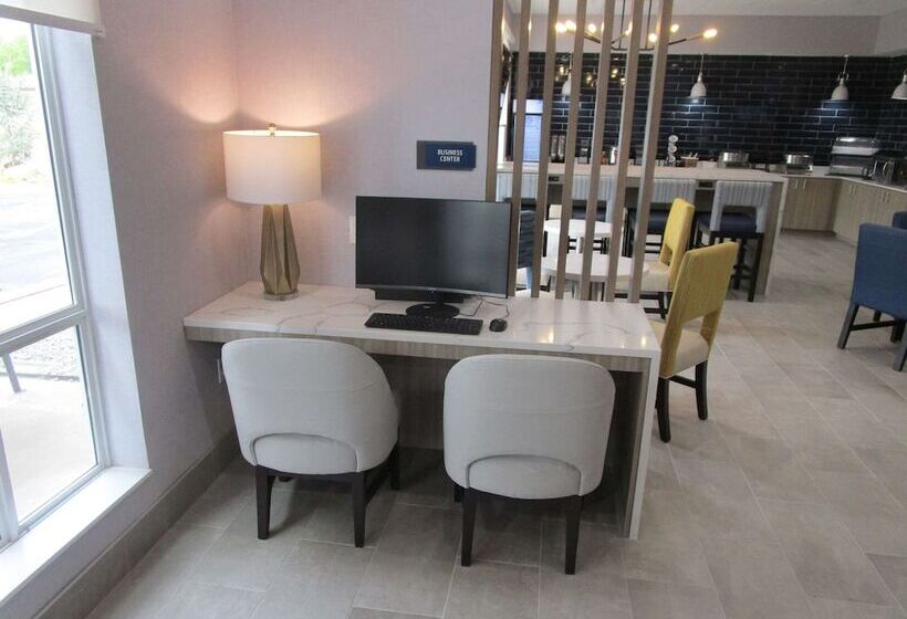 فندق Holiday Inn Express And Suites Oklahoma City Northwest By Ihg