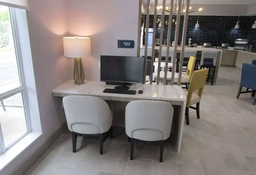 酒店 Holiday Inn Express And Suites Oklahoma City Northwest By Ihg