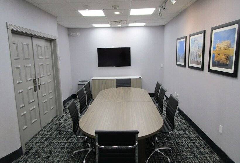 فندق Holiday Inn Express And Suites Oklahoma City Northwest By Ihg