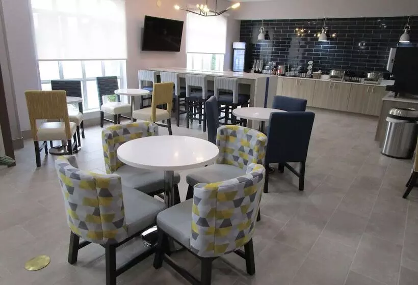 酒店 Holiday Inn Express And Suites Oklahoma City Northwest By Ihg