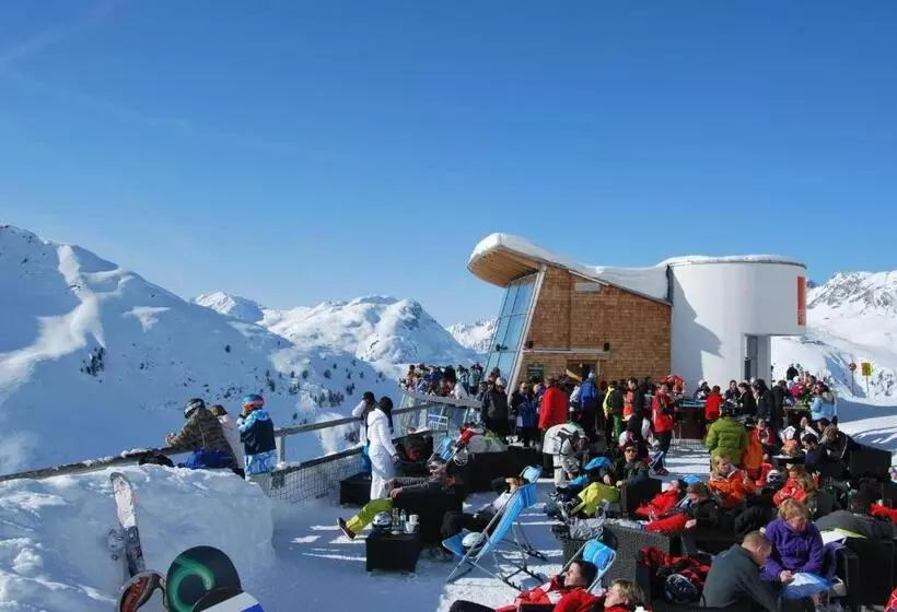 Отель Troschana