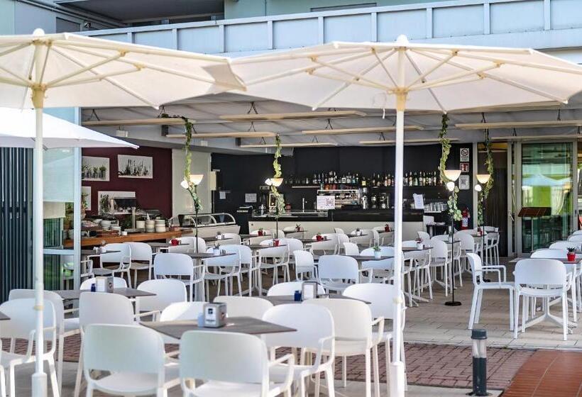 Domino Suite Hotel & Residence