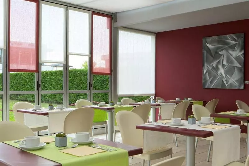 Domino Suite Hotel & Residence