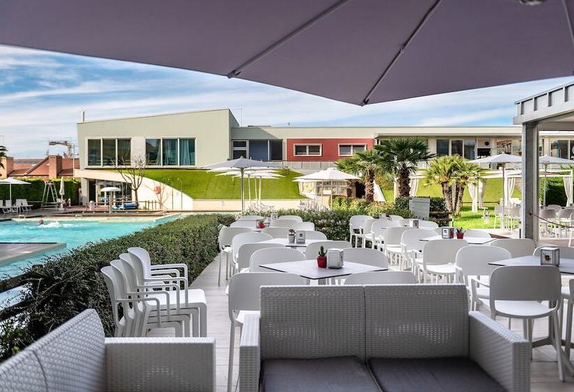 Domino Suite Hotel & Residence