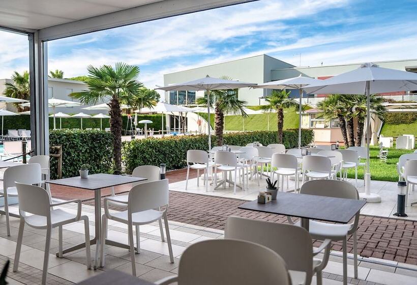 Domino Suite Hotel & Residence