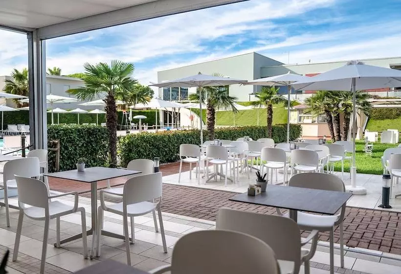 Domino Suite Hotel & Residence