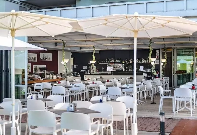 Domino Suite Hotel & Residence