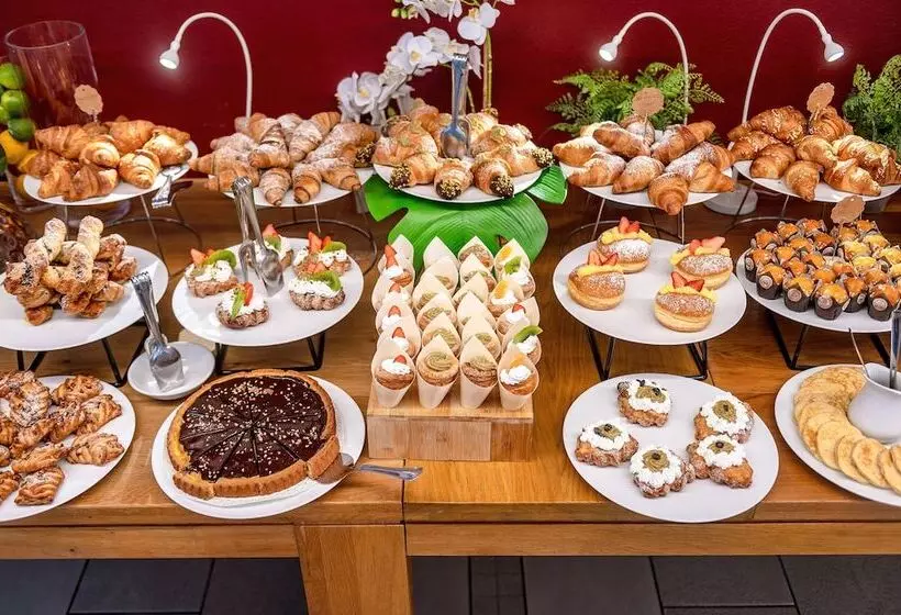 Domino Suite Hotel & Residence