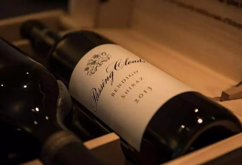 فندق Bairnsdale International