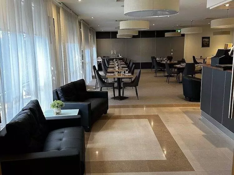 فندق Bairnsdale International