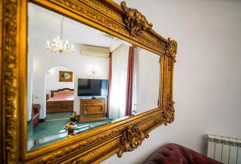 هتل Carpati Imparatul Romanilor