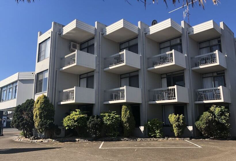 בית מלון כפרי East Port Motor Inn