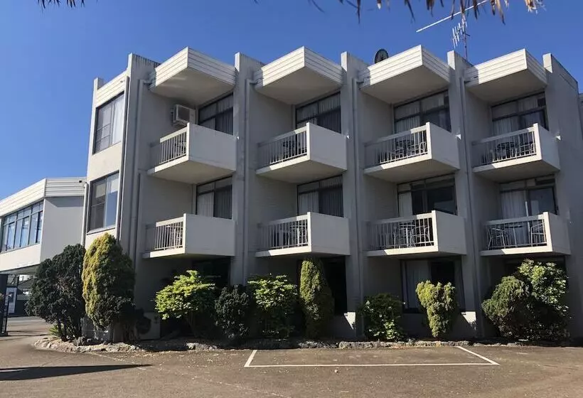 בית מלון כפרי East Port Motor Inn