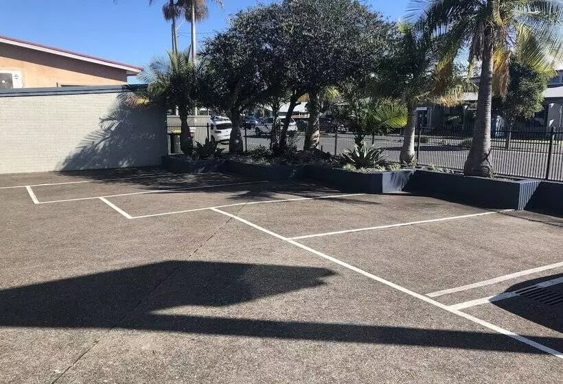 בית מלון כפרי East Port Motor Inn