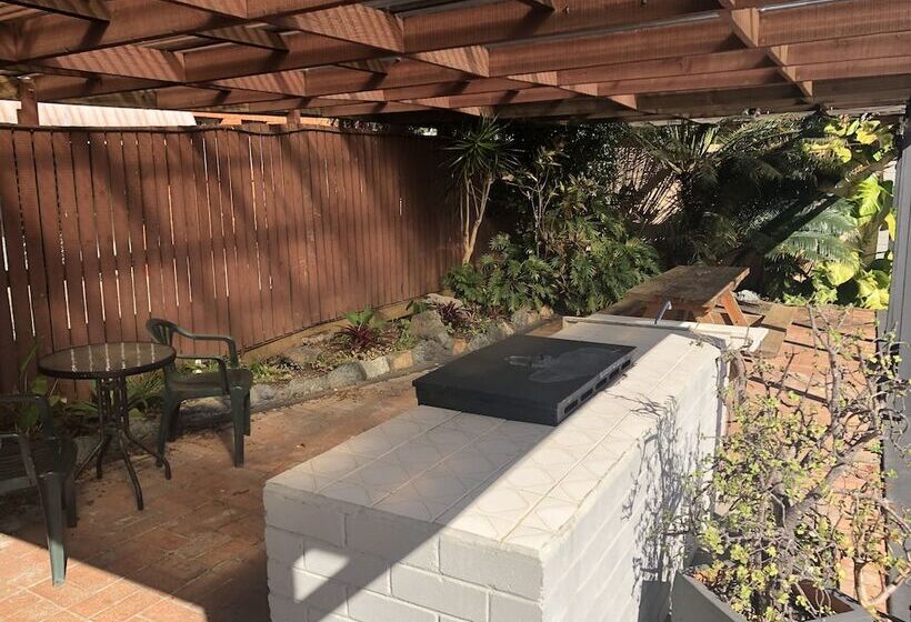 בית מלון כפרי East Port Motor Inn