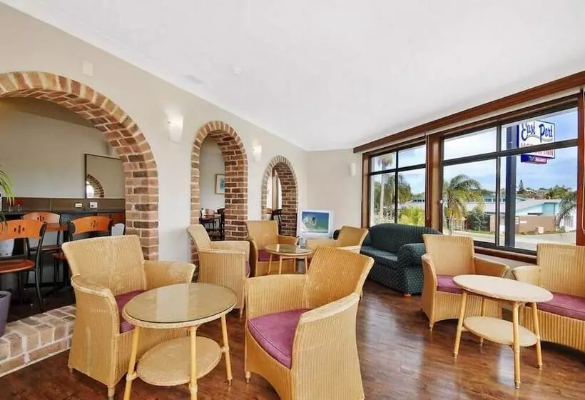 בית מלון כפרי East Port Motor Inn