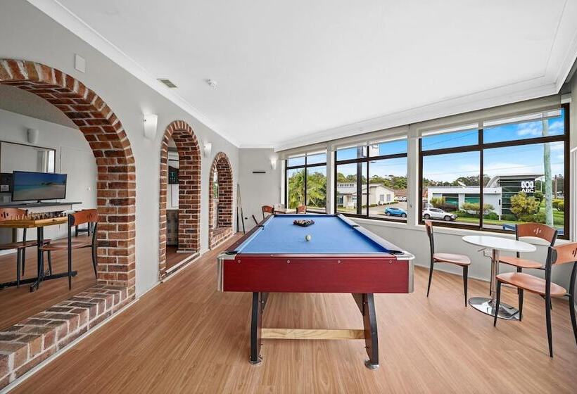 בית מלון כפרי East Port Motor Inn