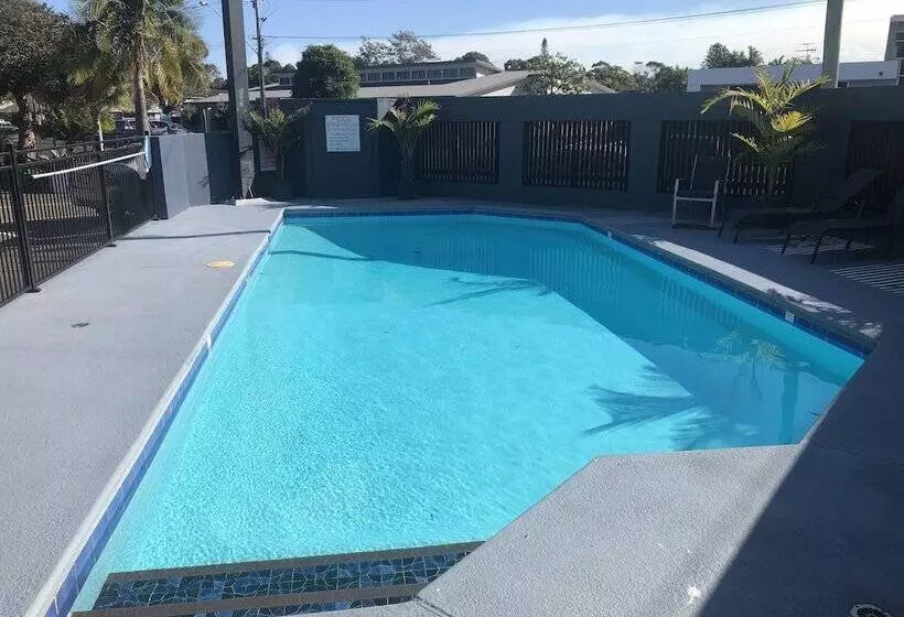 בית מלון כפרי East Port Motor Inn