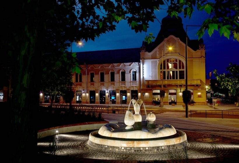 בית מלון כפרי Queen Elizabeth Superior