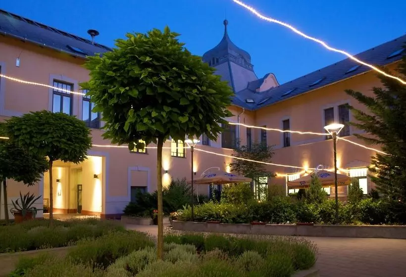 בית מלון כפרי Queen Elizabeth Superior