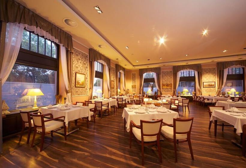 בית מלון כפרי Queen Elizabeth Superior