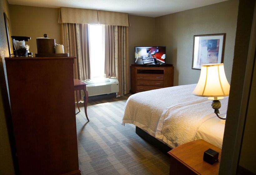 בית מלון כפרי Hampton Inn & Suites Grenada