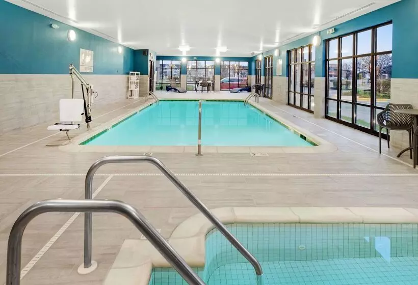 בית מלון כפרי Hampton Inn Middletown