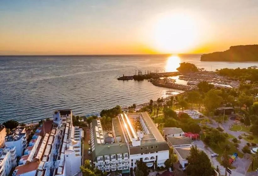 Отель L Ancora Beach