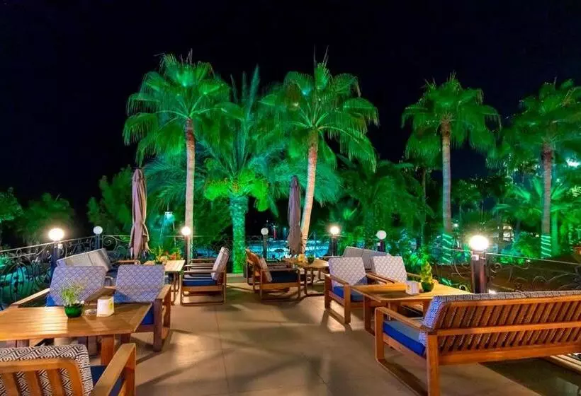 Отель L Ancora Beach