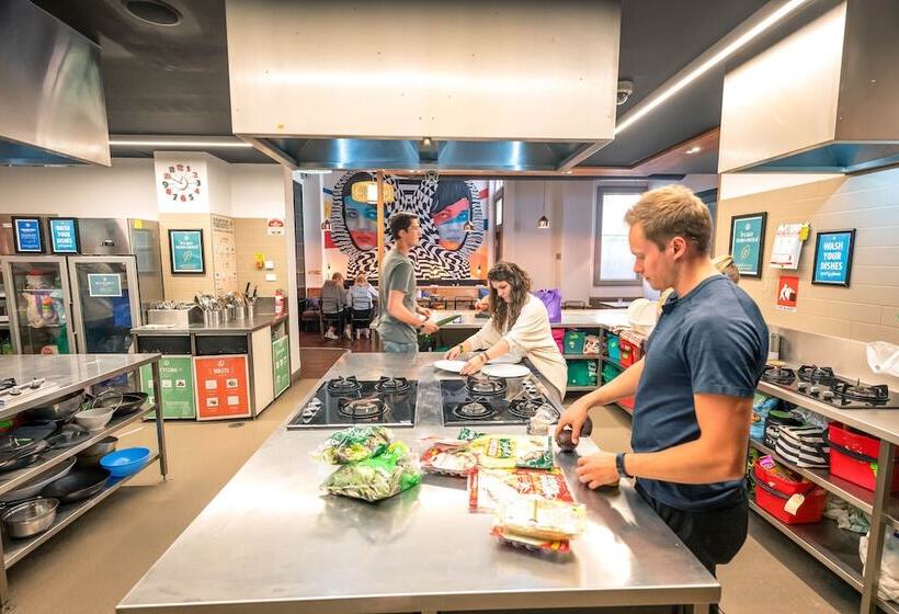 فندق Yha Melbourne Central